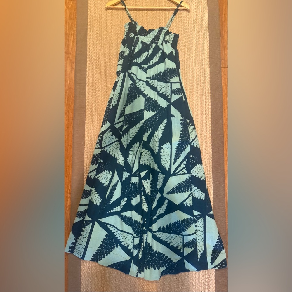 Manaola Kinolau jumper NWOT